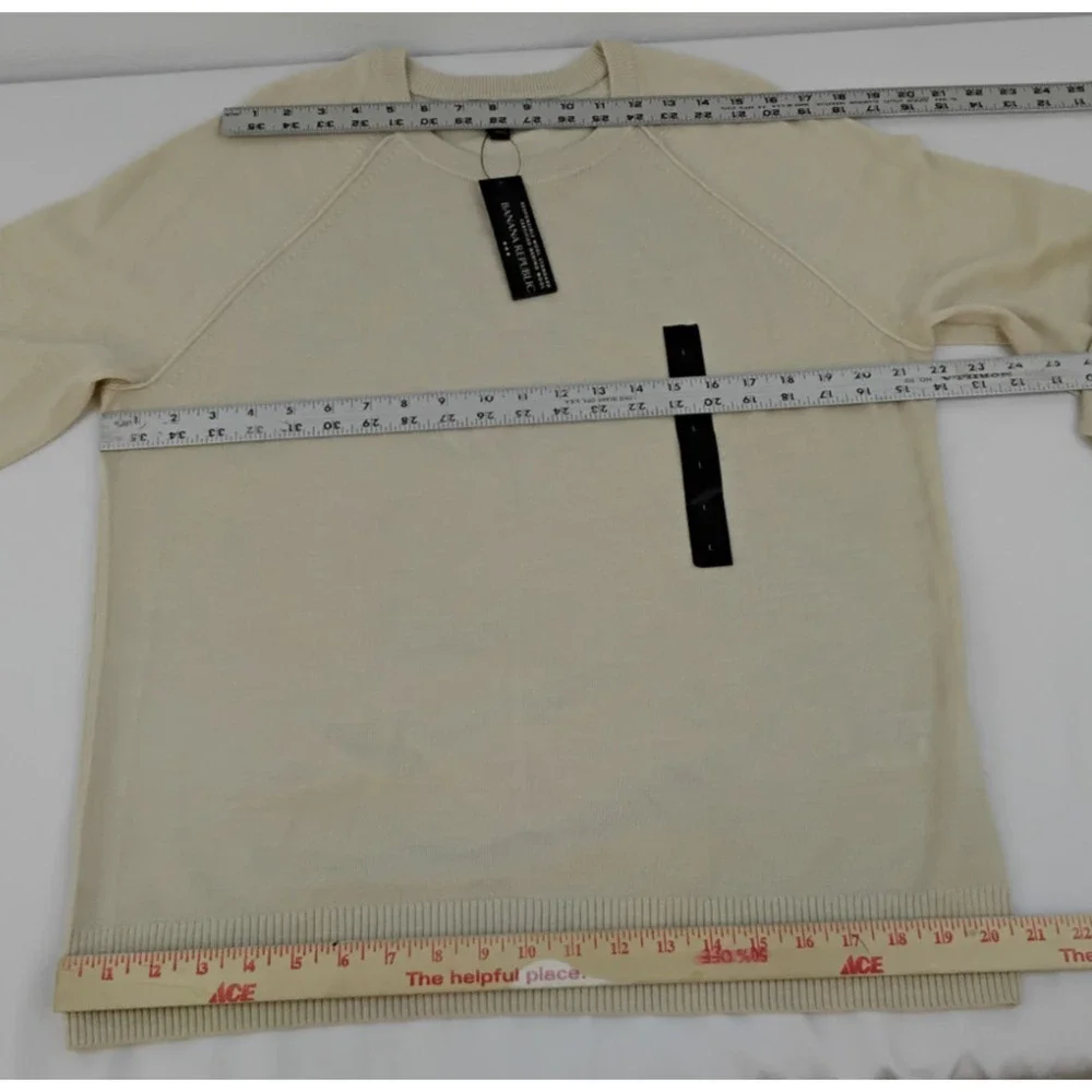 Banana Republic 100% Merino Wool Sweater Men's L Cream Crew Neck NWT #J5084